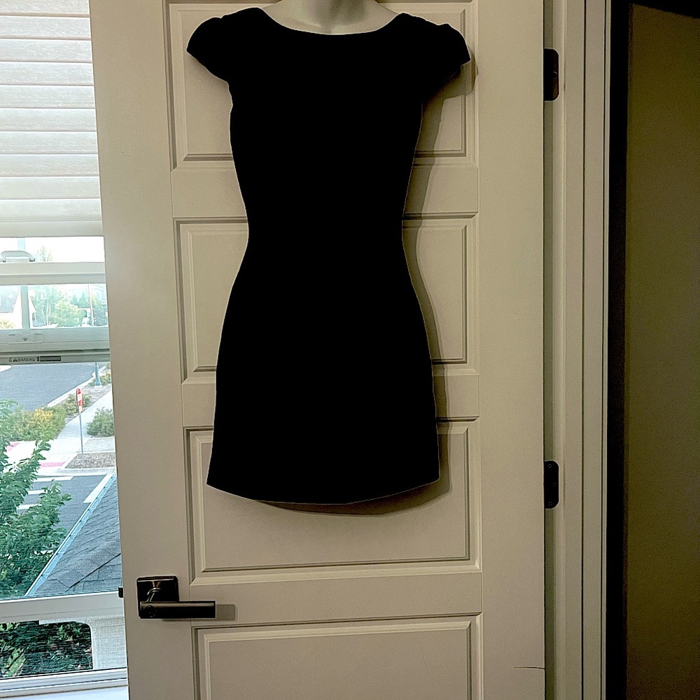 A little black dress open back